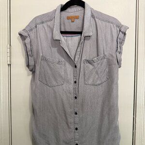 Women's Small Grey-wash Short Rolled-Sleeve Button-Up Collared Shirt